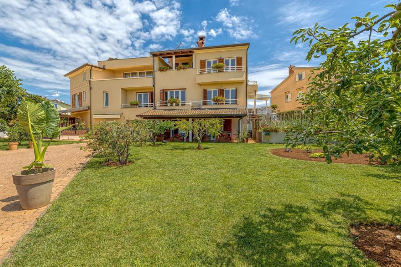 Apartment Complex Irena With Pool Poreč Exteriér fotografie